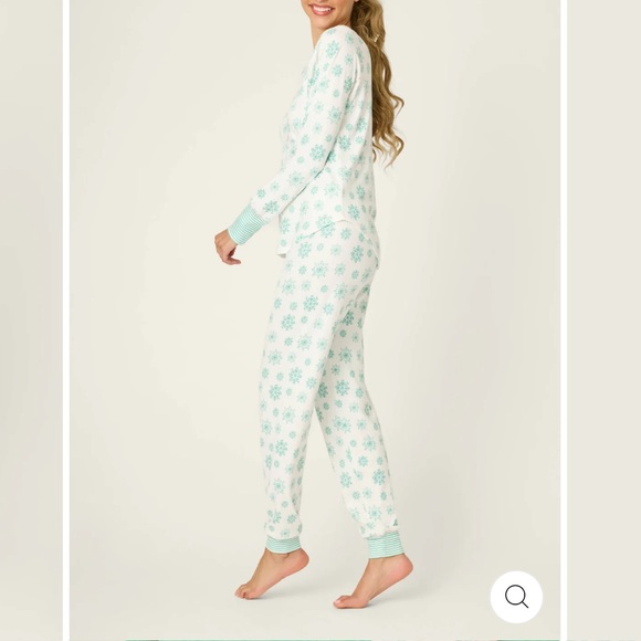 Pj Salvage NWT Snowflake Wishes Pointelle Pants Set Size Large - Picture 4 of 11
